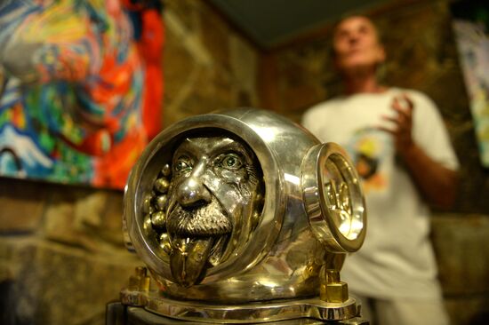 Sculptor Vladimir Voichishin of Altai Region