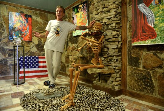 Sculptor Vladimir Voichishin of Altai Region