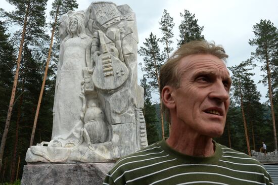 Sculptor Vladimir Voichishin of Altai Region