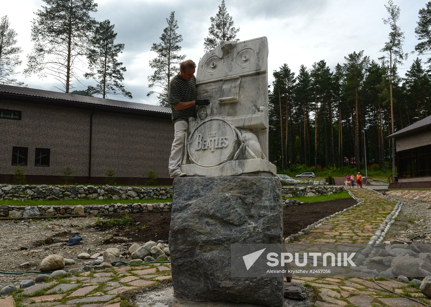 Sculptor Vladimir Voichishin of Altai Region