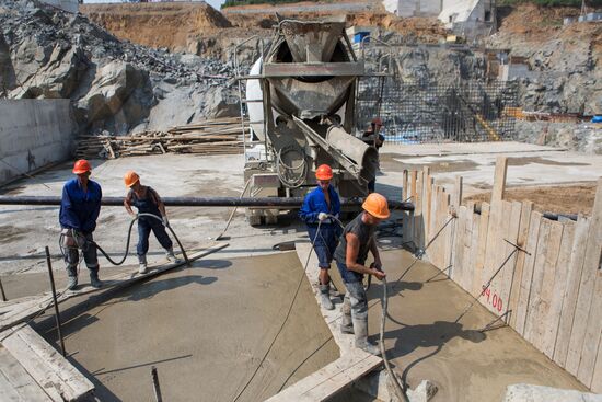 Construction of Nizhne-Bureyskaya hydroelectric power plant