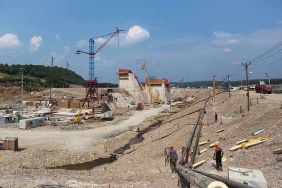 Construction of Nizhne-Bureyskaya hydroelectric power plant