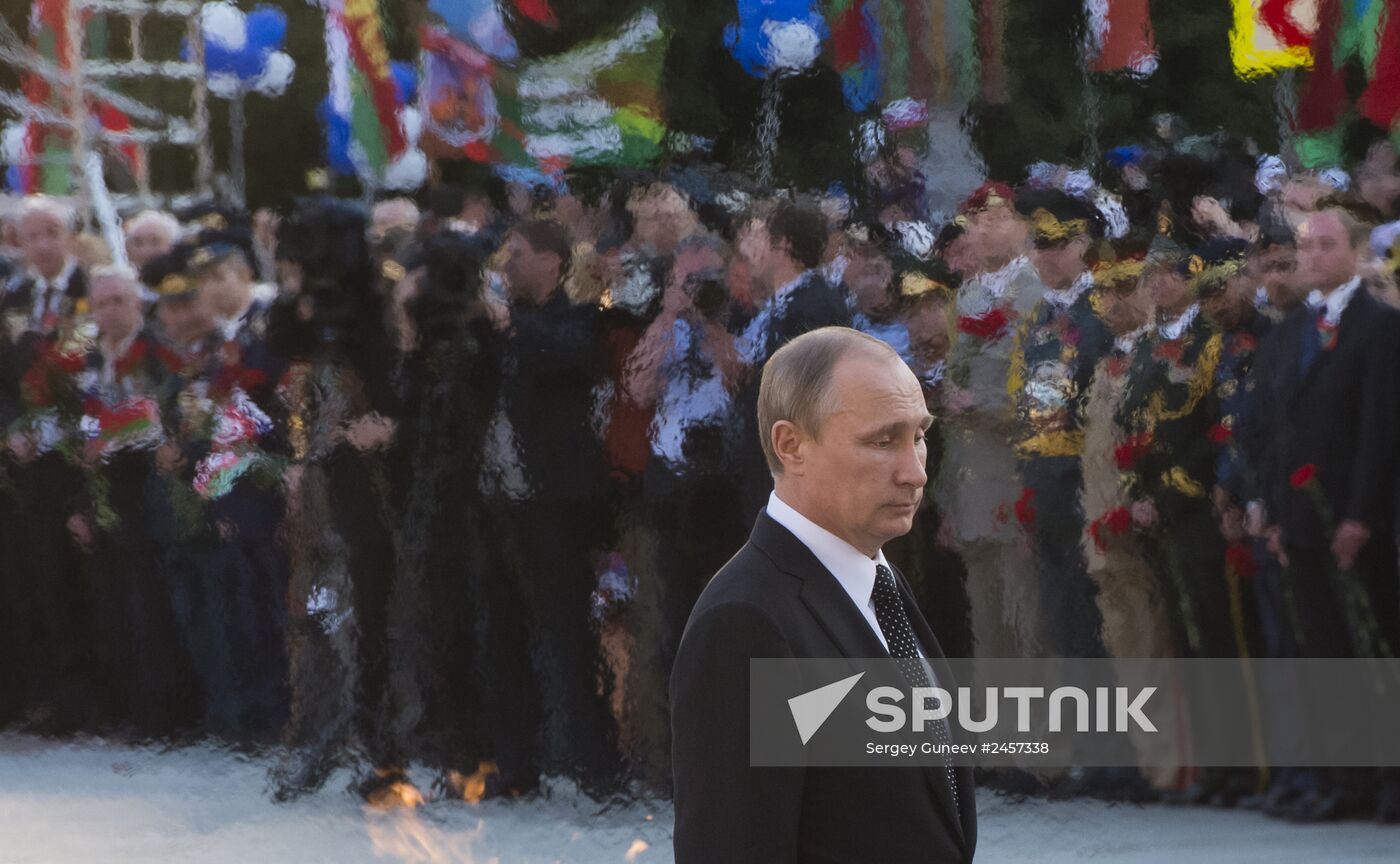 Vladimir Putin visits Belarus