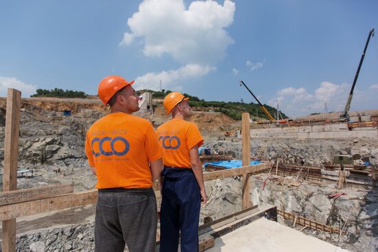 Construction of the Nizhne-Bureiskaya hydropower station