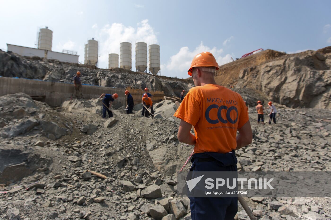 Construction of the Nizhne-Bureiskaya hydropower station