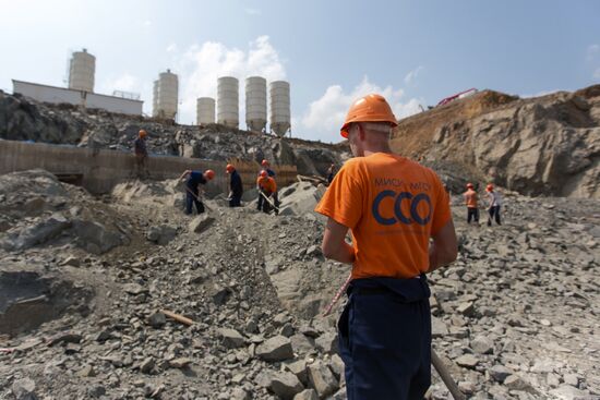 Construction of the Nizhne-Bureiskaya hydropower station