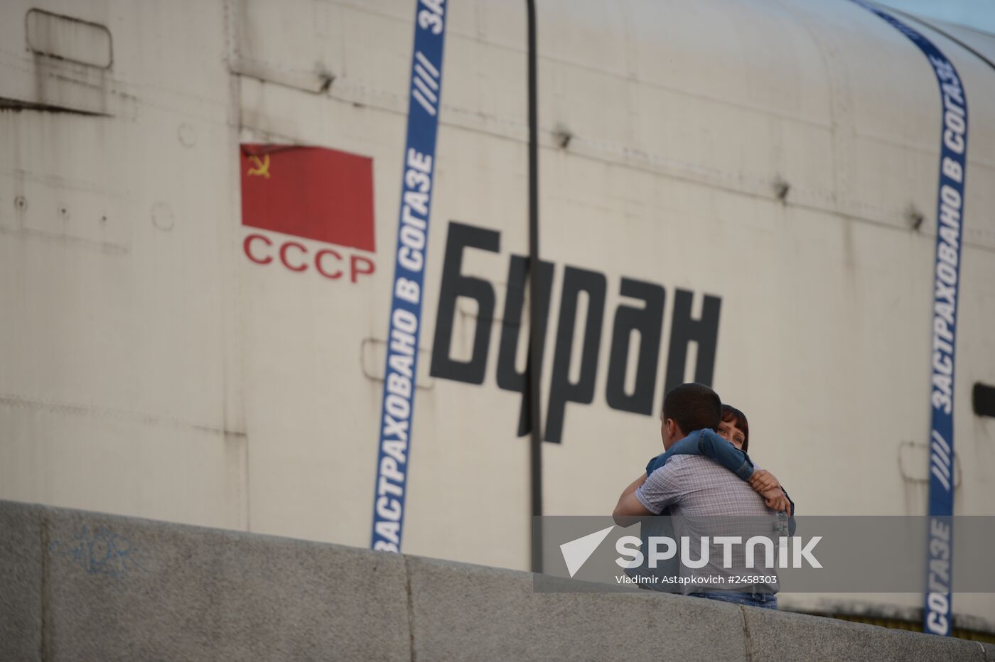 Transporting a mockup of the Buran space shuttle to VDNKh