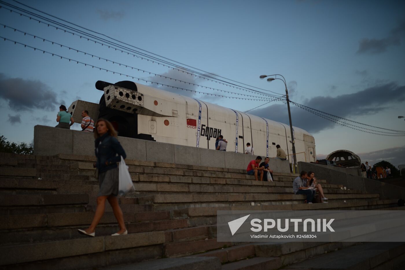 Transporting a mockup of the Buran space shuttle to VDNKh