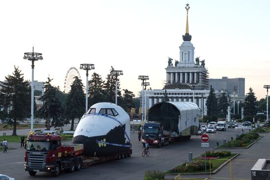 Buran spacecraft model transported to VDNKh