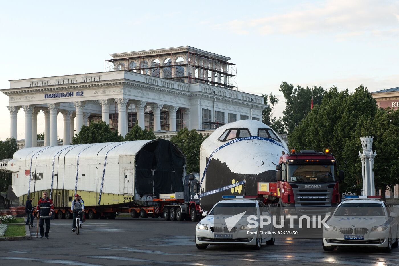 Buran spacecraft model transported to VDNKh