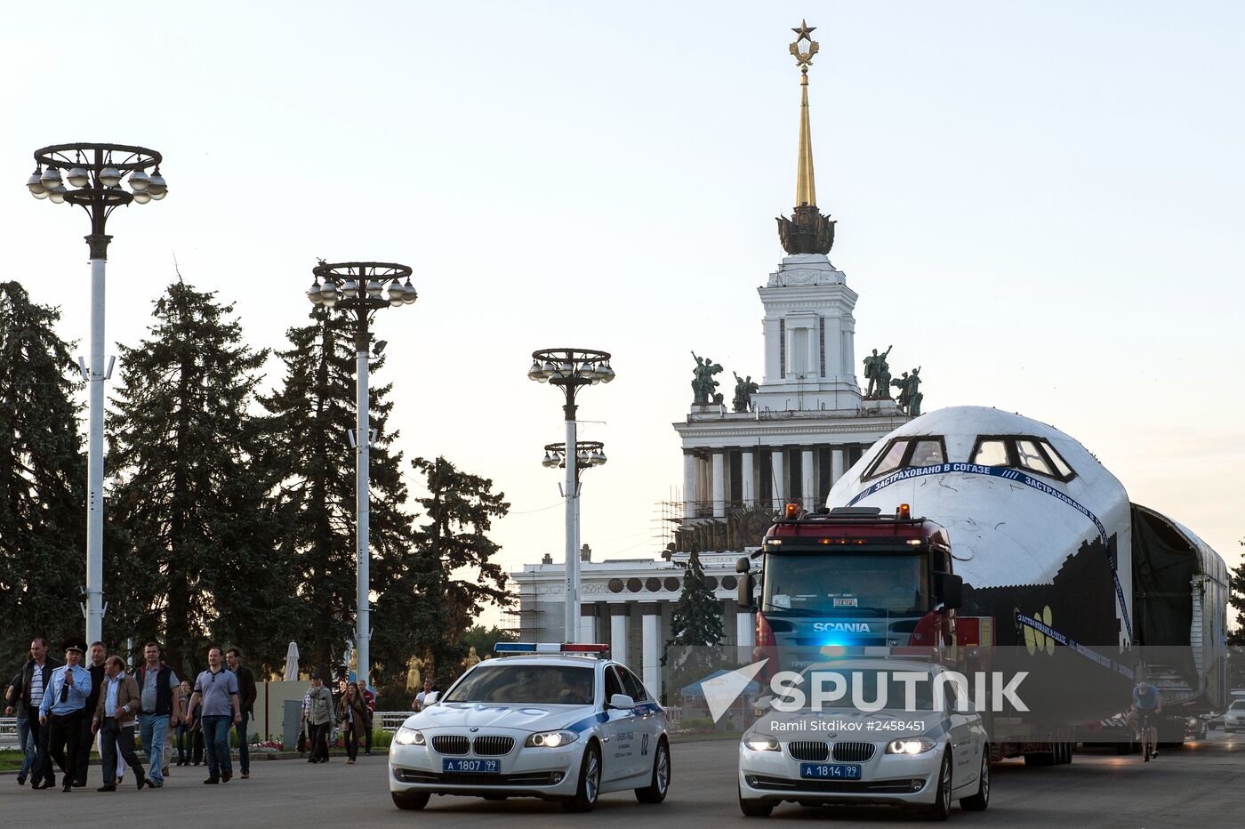 Buran spacecraft model transported to VDNKh