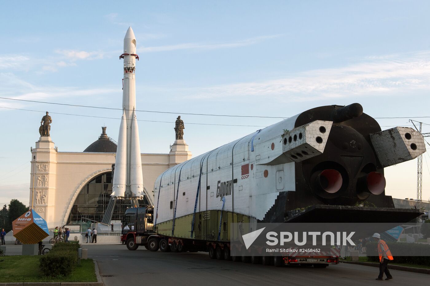 Buran spacecraft model transported to VDNKh