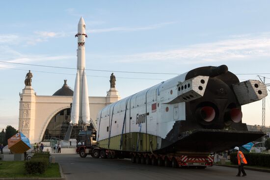 Buran spacecraft model transported to VDNKh