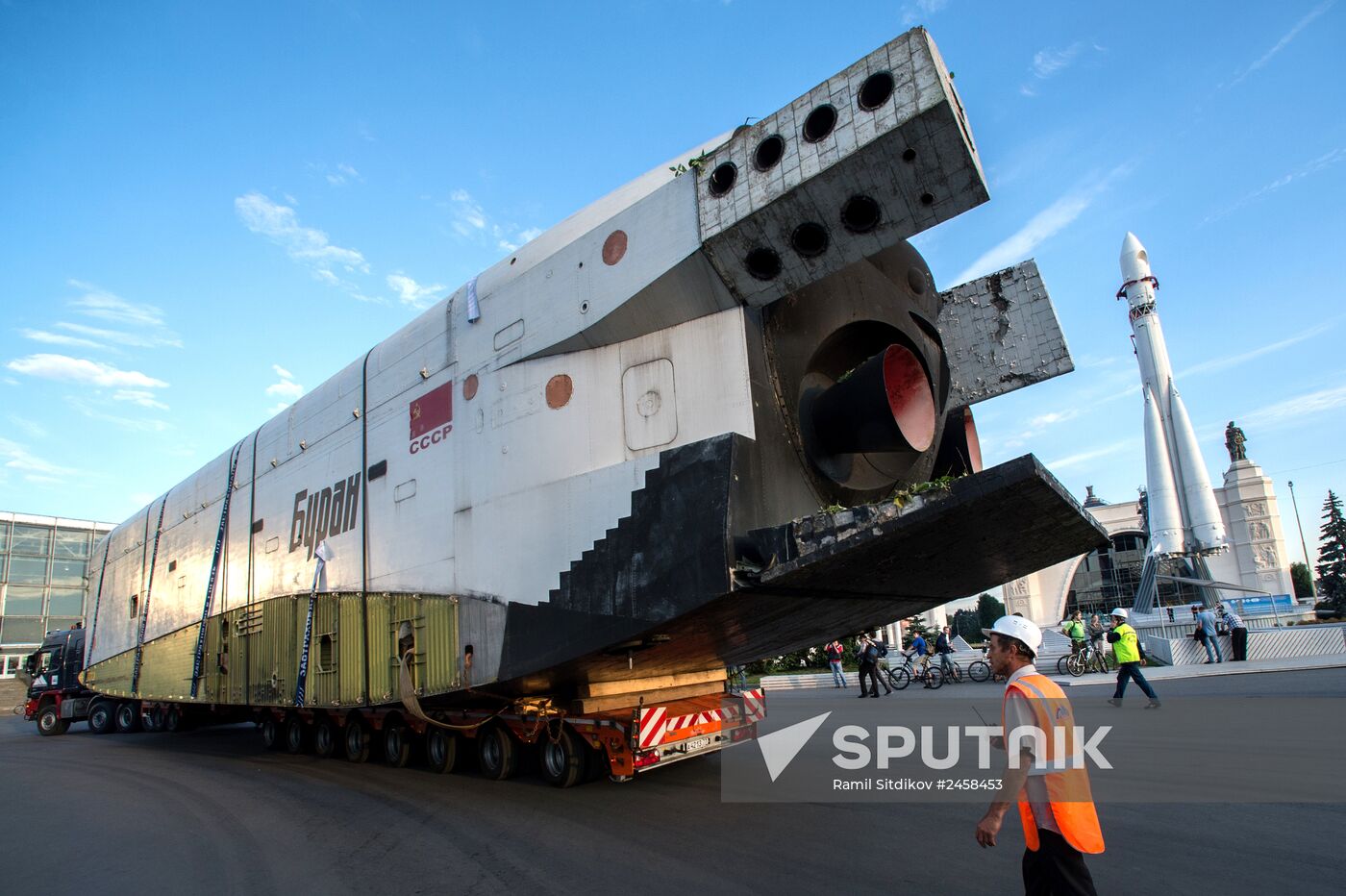 Buran spacecraft model transported to VDNKh