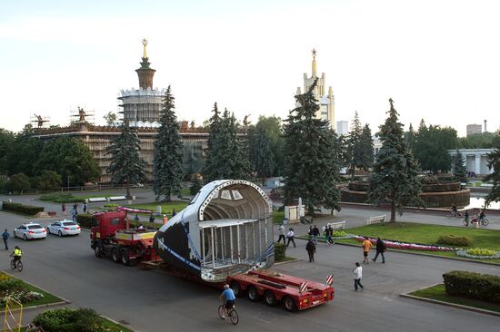 Buran spacecraft model transported to VDNKh
