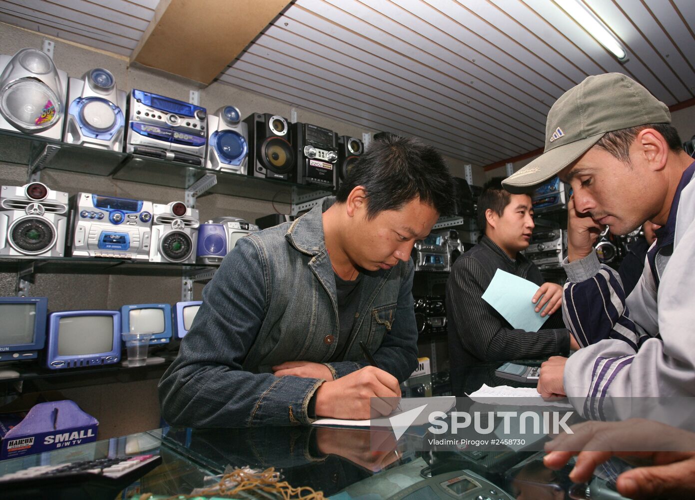 Kara-Suu wholesale market in Kyrgyzstan