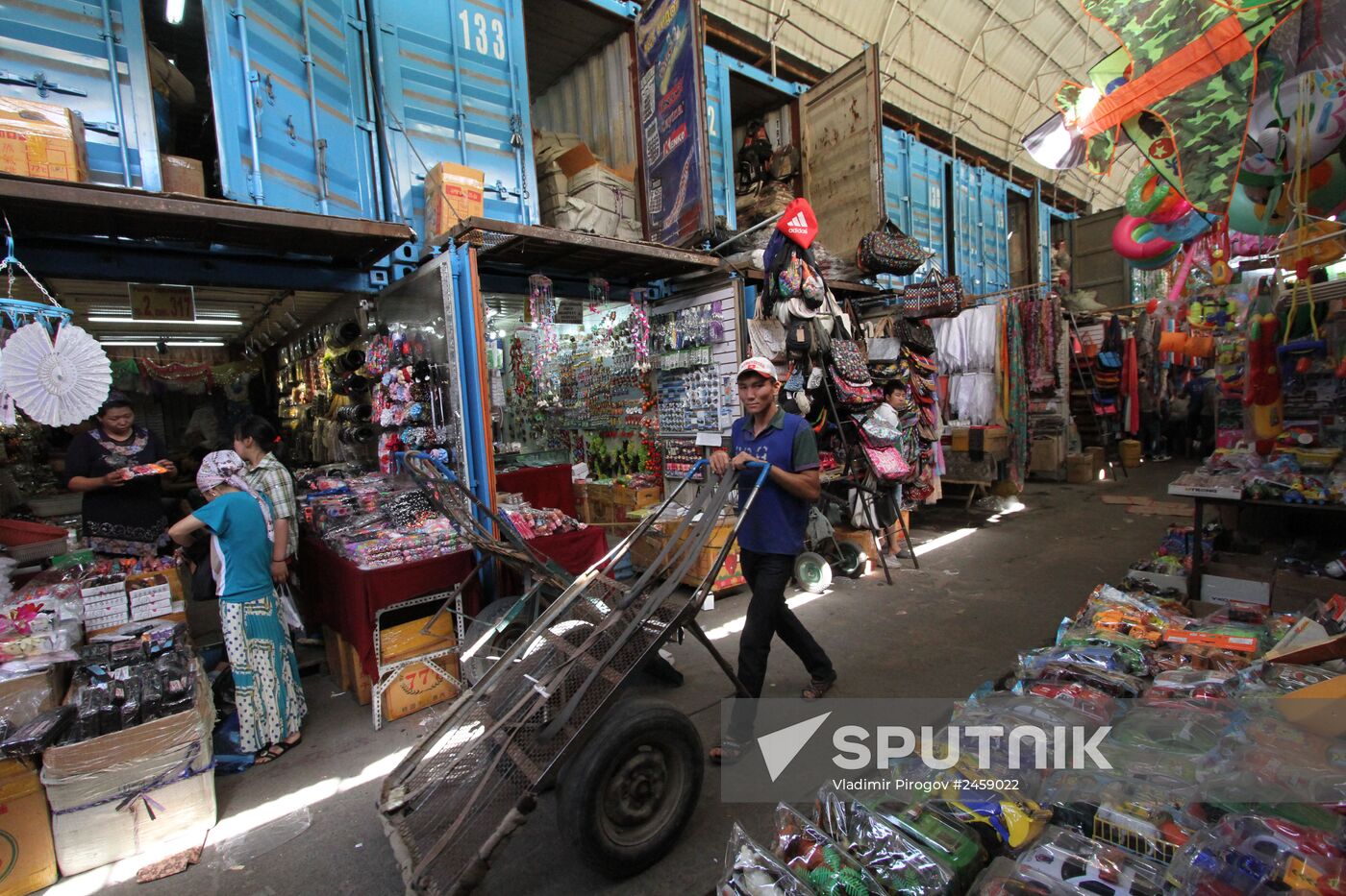 The Junhai Chinese market in Bishkek