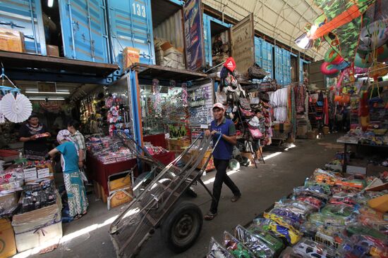 The Junhai Chinese market in Bishkek