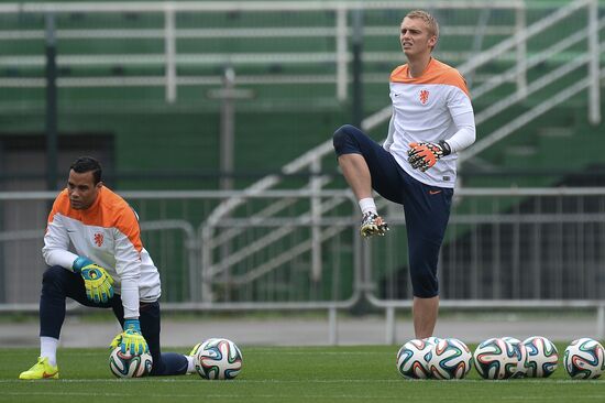 Football. FIFA World Cup. Dutch team training session