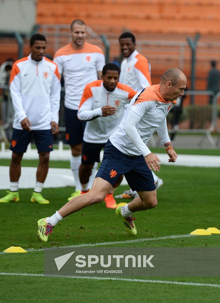 Football. FIFA World Cup. Dutch team training session