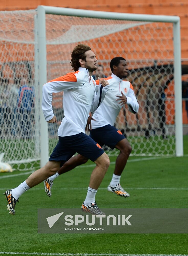 Football. FIFA World Cup. Dutch team training session
