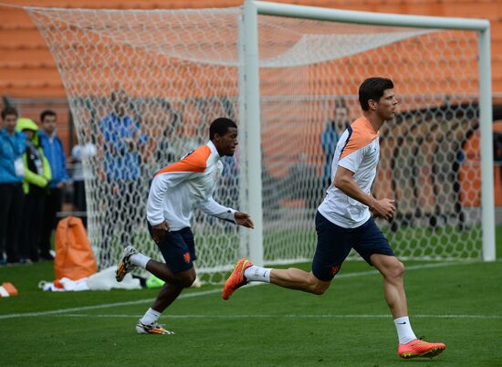 Football. FIFA World Cup. Dutch team training session