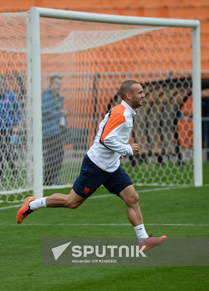 Football. FIFA World Cup. Dutch team training session