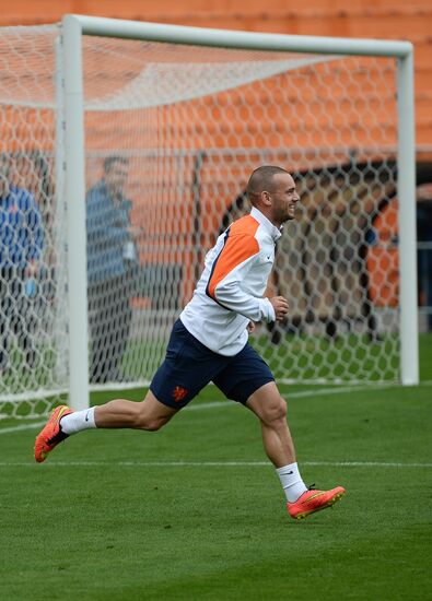 Football. FIFA World Cup. Dutch team training session