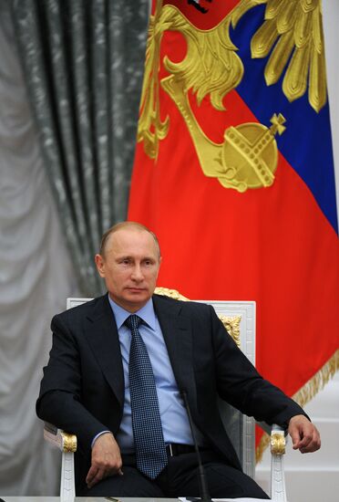 Vladimir Putin meets with members of Civic Chamber