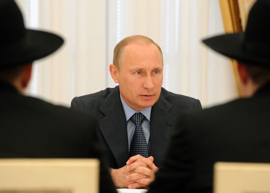 Vladimir Putin meets with delegation of rabbis from foreign countries