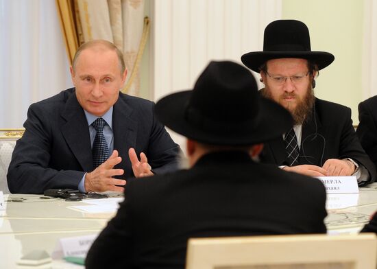 Vladimir Putin meets with delegation of rabbis from foreign countries