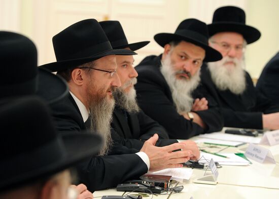 Vladimir Putin meets with delegation of rabbis from foreign countries