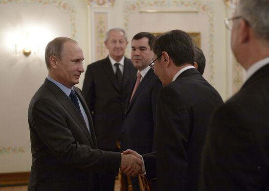 Vladimir Putin meets with heads of delegations from CIS security agencies