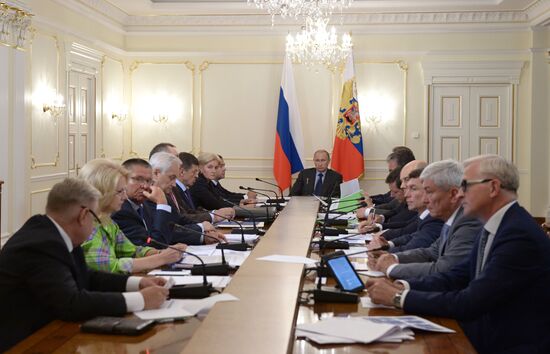 Vladimir Putin holds Government meeting