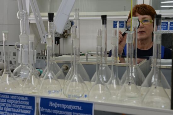 Quality control of Gazprom-Neft's oil products