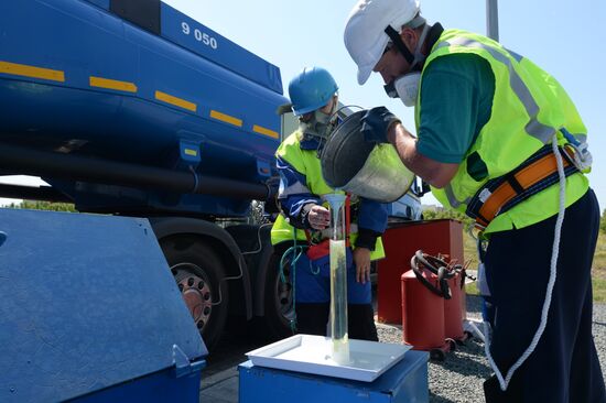 Quality control of Gazprom-Neft's oil products