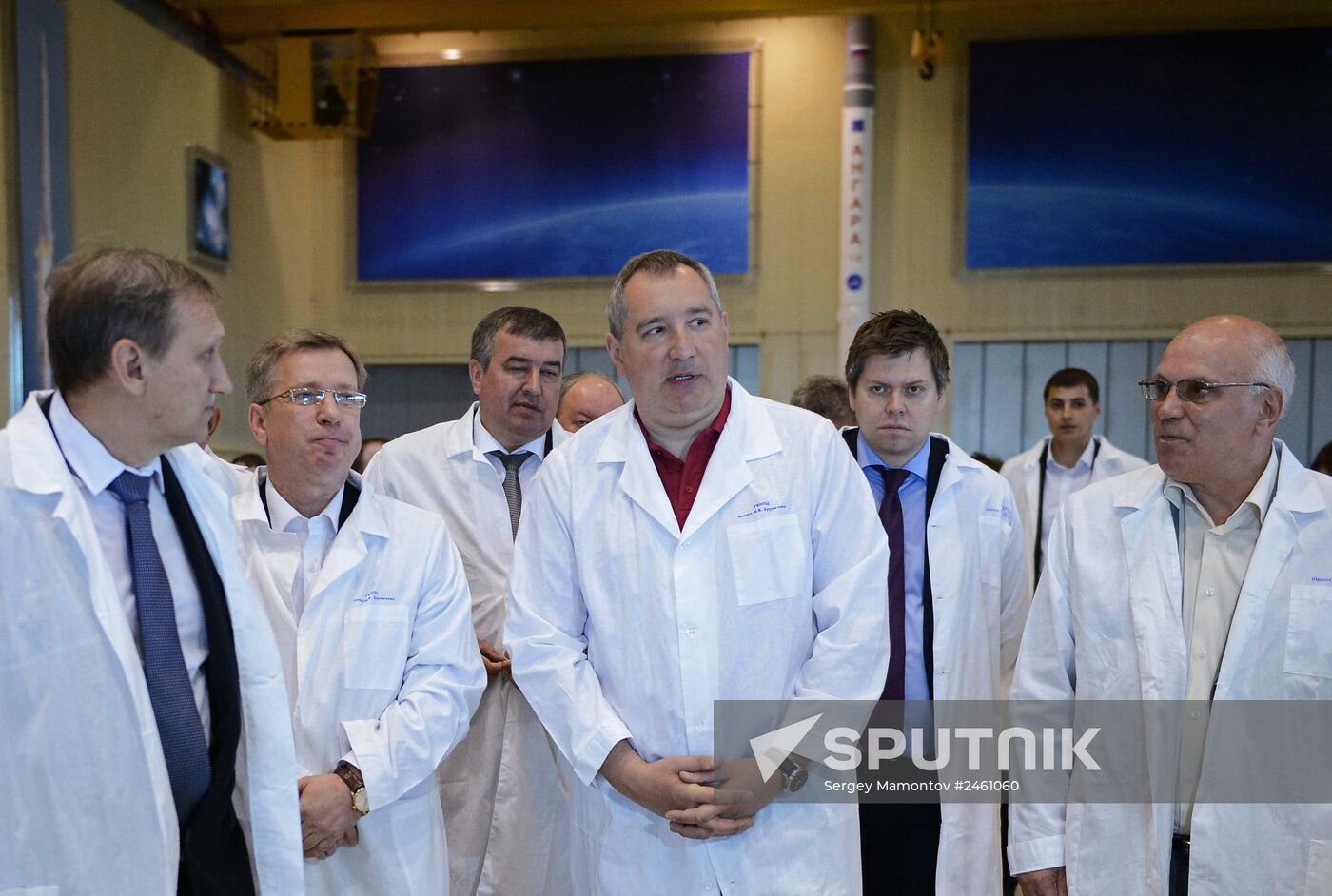Dmitry Rogozin visits Khrunichev Center