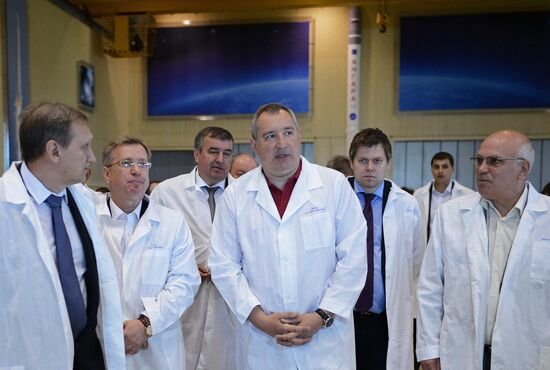 Dmitry Rogozin visits Khrunichev Center