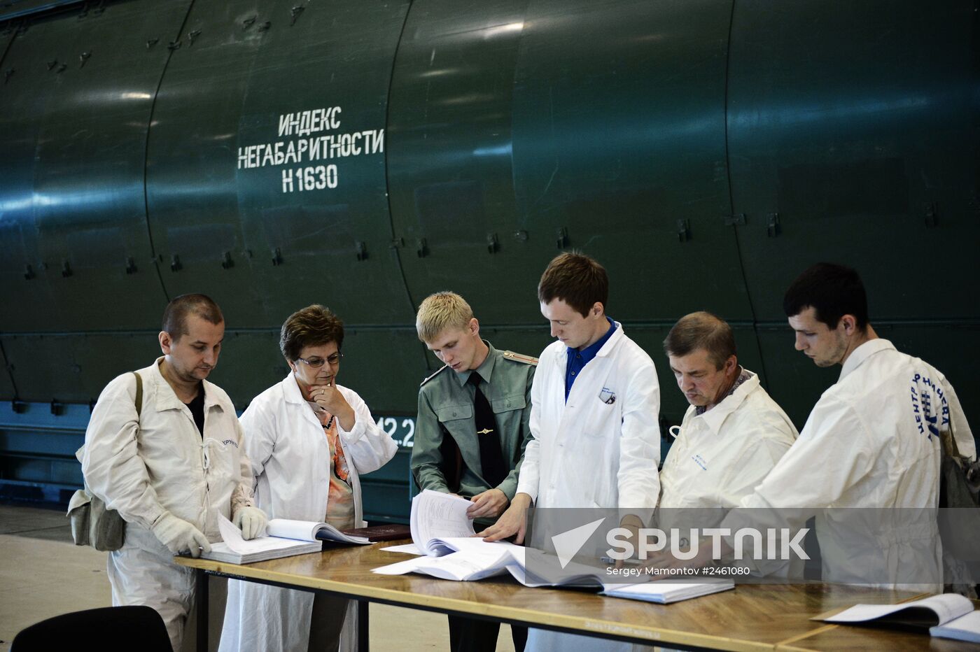 Dmitry Rogozin visits Khrunichev Center