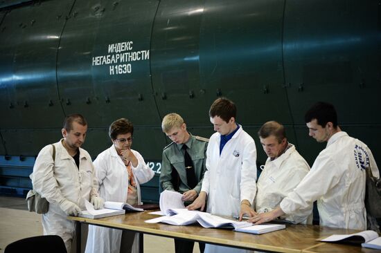 Dmitry Rogozin visits Khrunichev Center