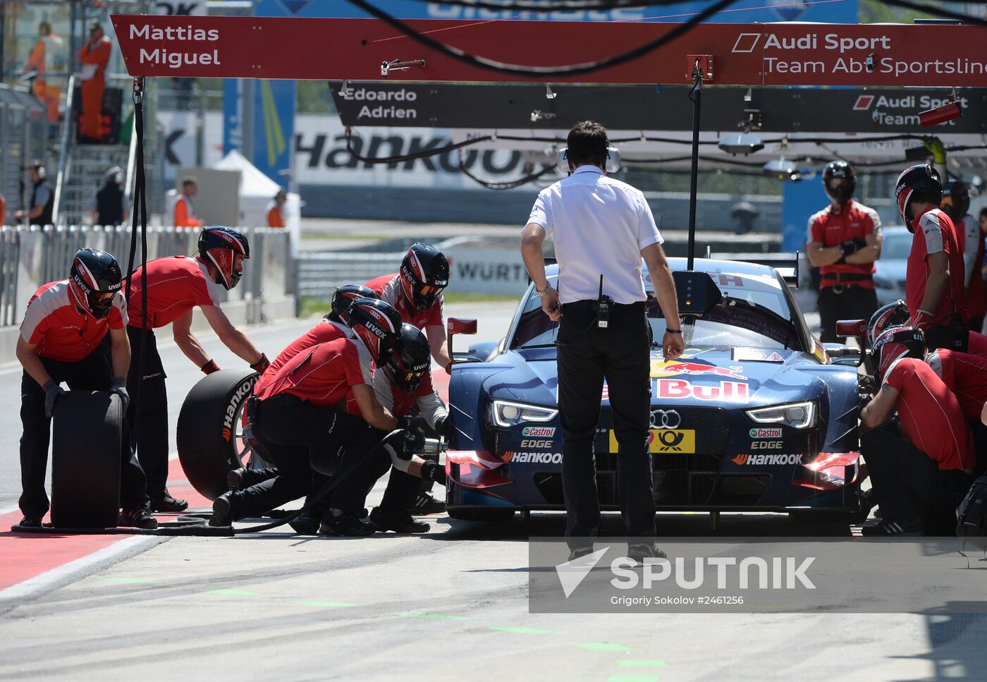 Motorsport. DTM. Stage 5. Day 2