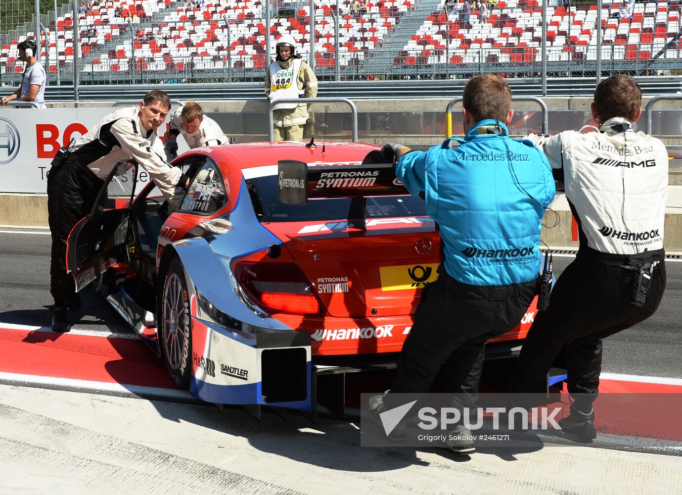 Motorsport. DTM. Stage 5. Day 2