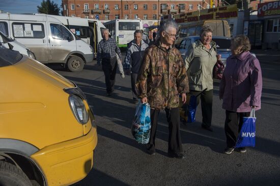 The work of a shuttle taxi driver in Omsk, Russia