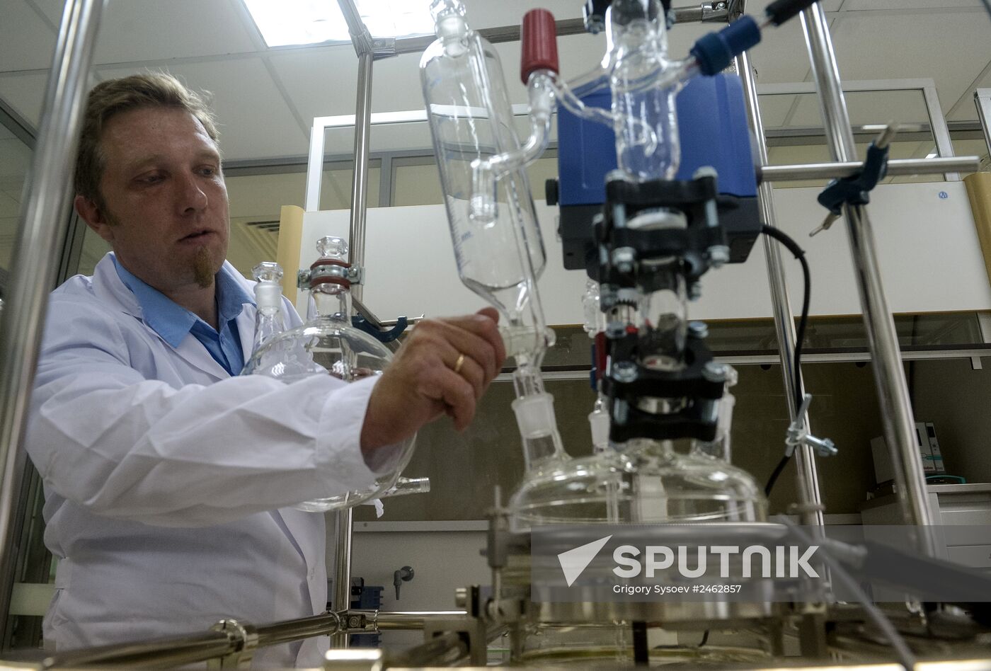 Dubna Nanocenter opens