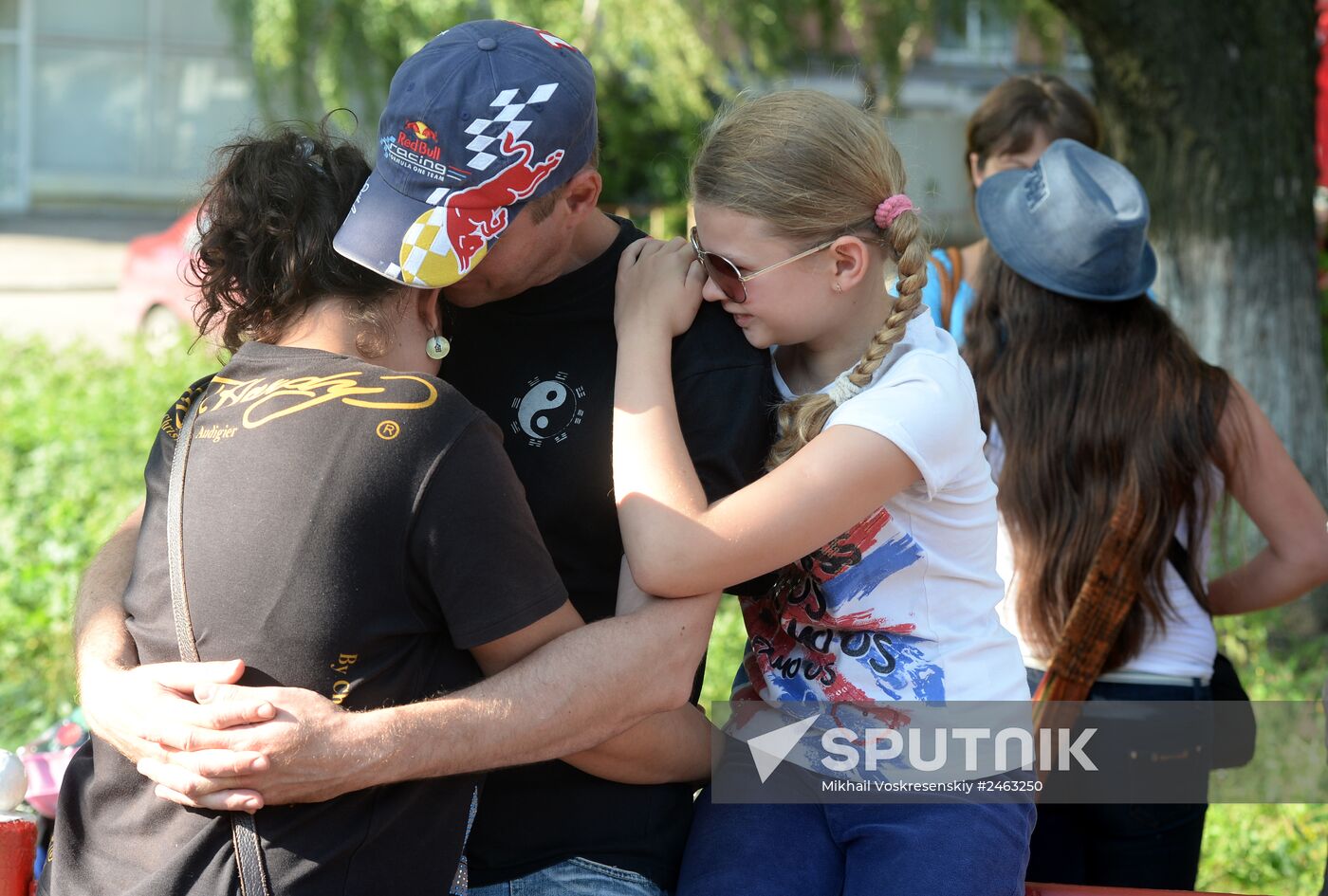 Another group of refugees from Donetsk escaping to Russia