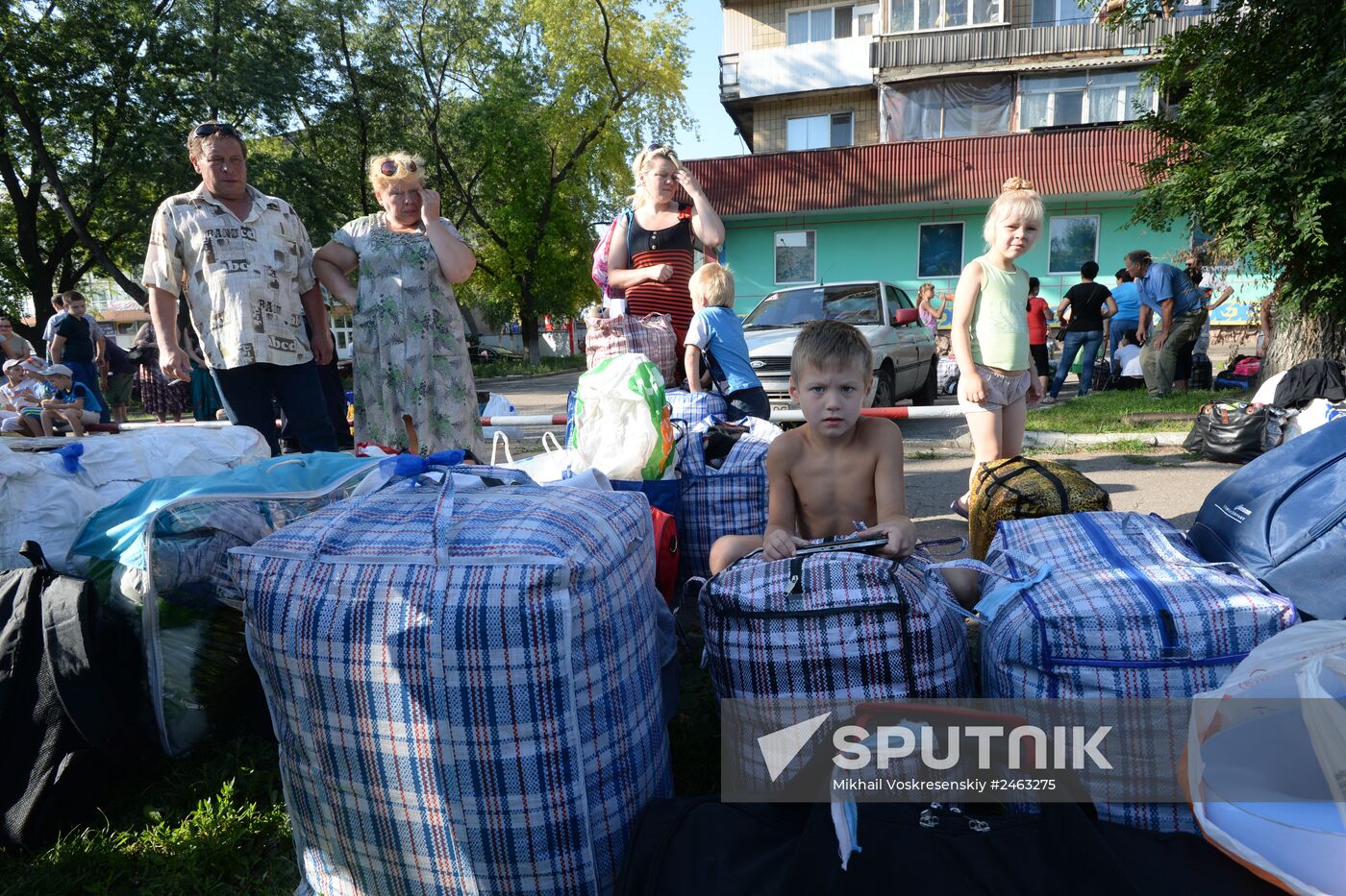 Another group of refugees from Donetsk escaping to Russia