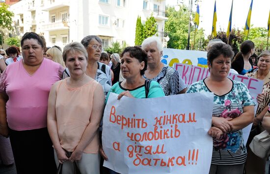 Nationwide campaign by wives and mothers of servicemen involved in special operation in eastern Ukraine