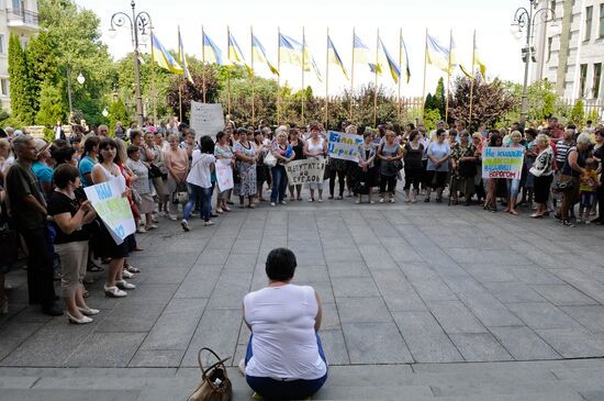 Nationwide campaign by wives and mothers of servicemen involved in special operation in eastern Ukraine