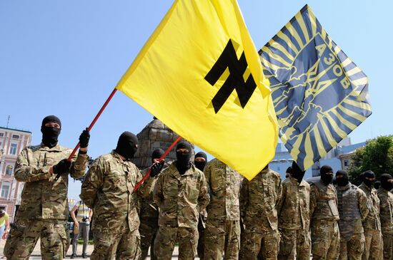 Azov battalion soldiers take oath in Kiev before being sent to Donbass