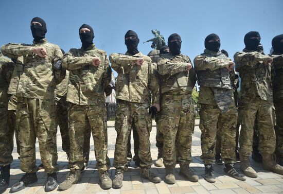 Azov battalion soldiers take oath in Kiev before being sent to Donbass